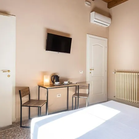 La Torre Garbata Hotel Pisa Exterior photo